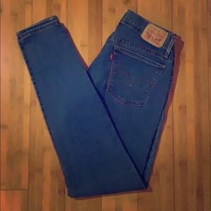 710 Super Skinny Levi’s